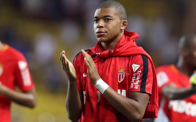 熊猫体育精华-内维斯远射被门将神扑化解