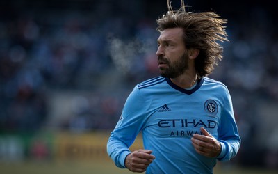 熊猫体育热评-勒诺尔芒抢断后快速推进